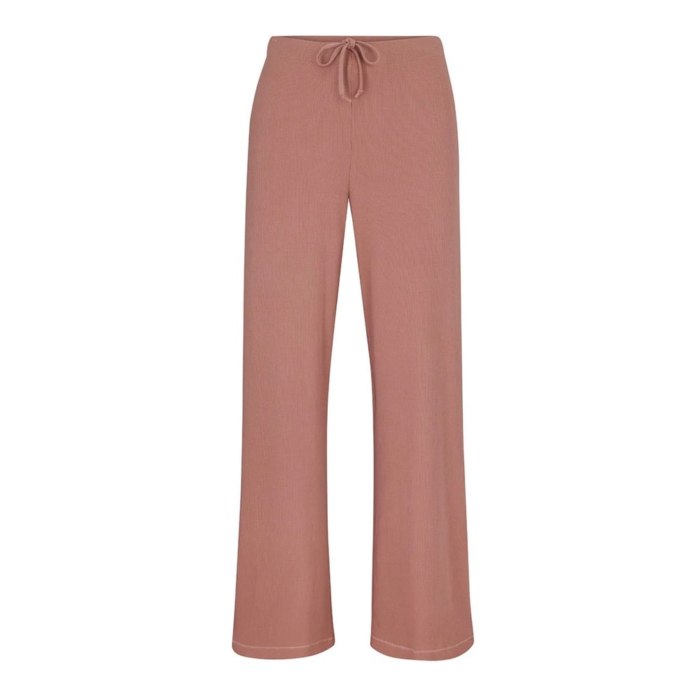 Unopened SKIMS soft lounge pants in rose clay, size large